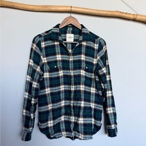 American Eagle green plaid flannel button down shirt women’s Large